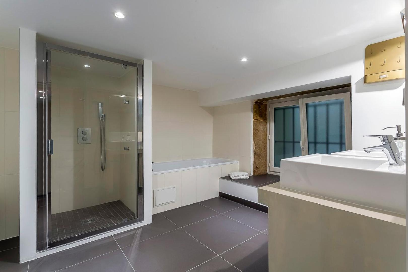 Charlie-Meublee Haut De Gamme-Duplex-260M2-Lyon 1 Ngoại thất bức ảnh